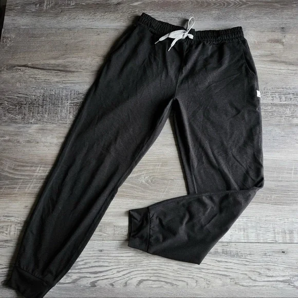 Vuori Joggers with White Drawstring - Picture 2 of 5